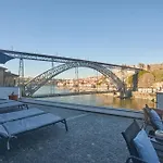 Bridge It - & Views Отель *