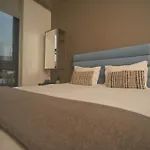 Hotel Bridge It - & Views