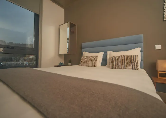 Hotel Bridge It - & Views